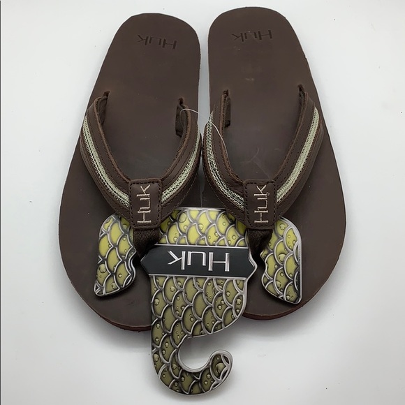 huk men's flip flops